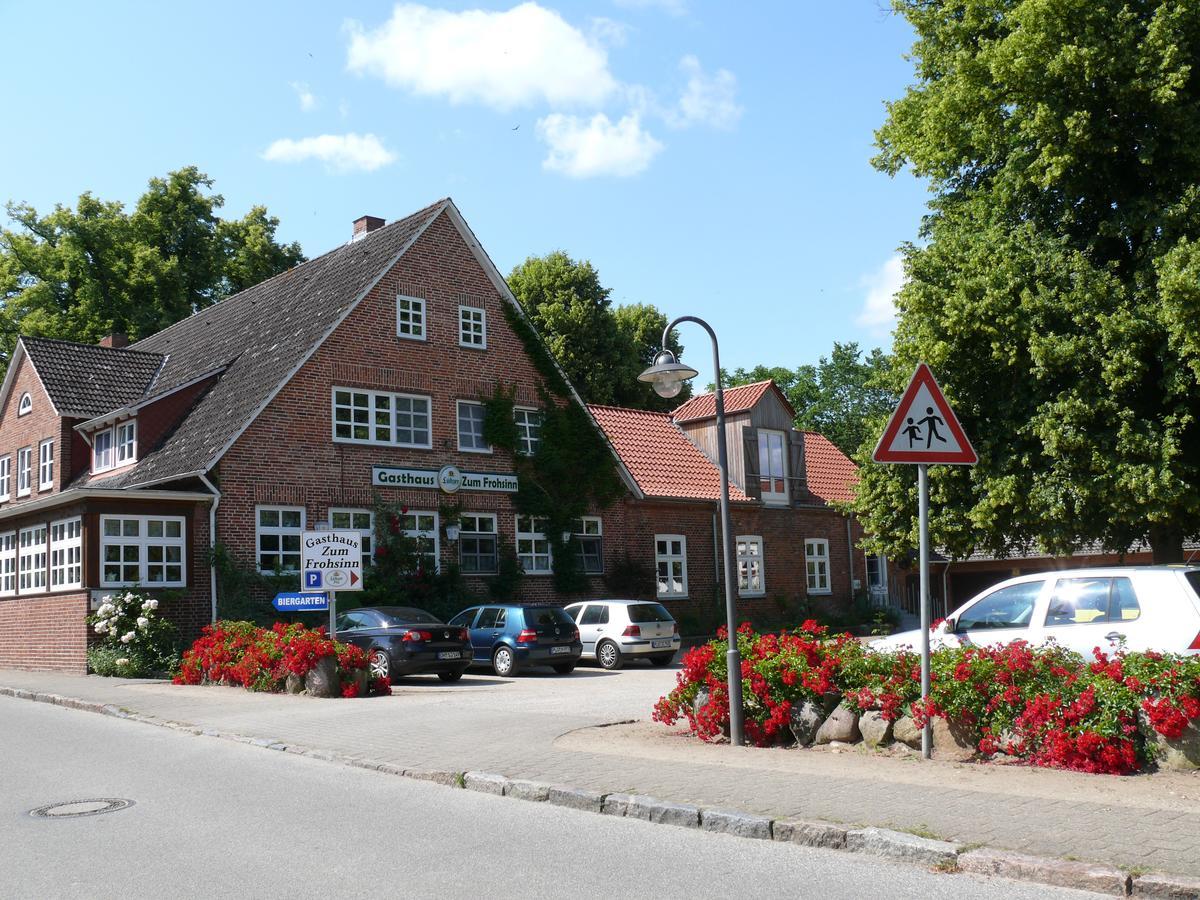 Gasthaus Zum Frohsinn Bosau Exterior foto