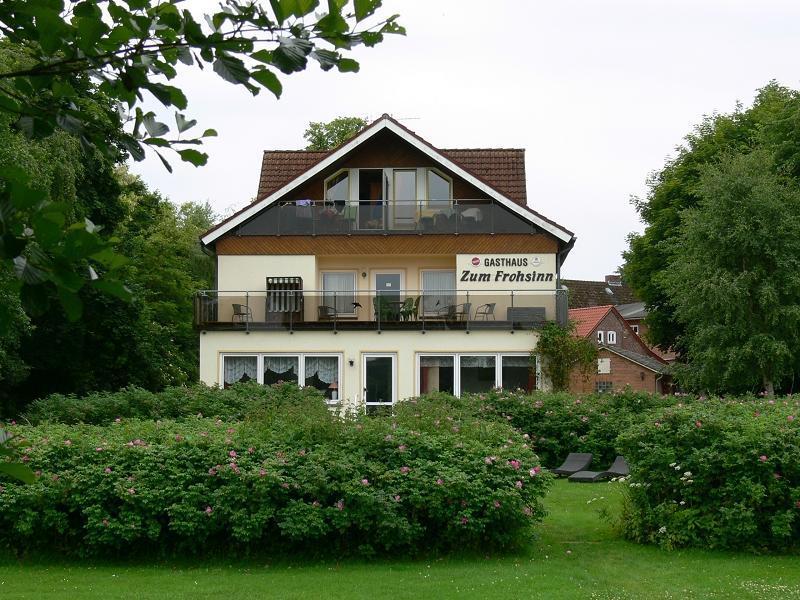 Gasthaus Zum Frohsinn Bosau Exterior foto